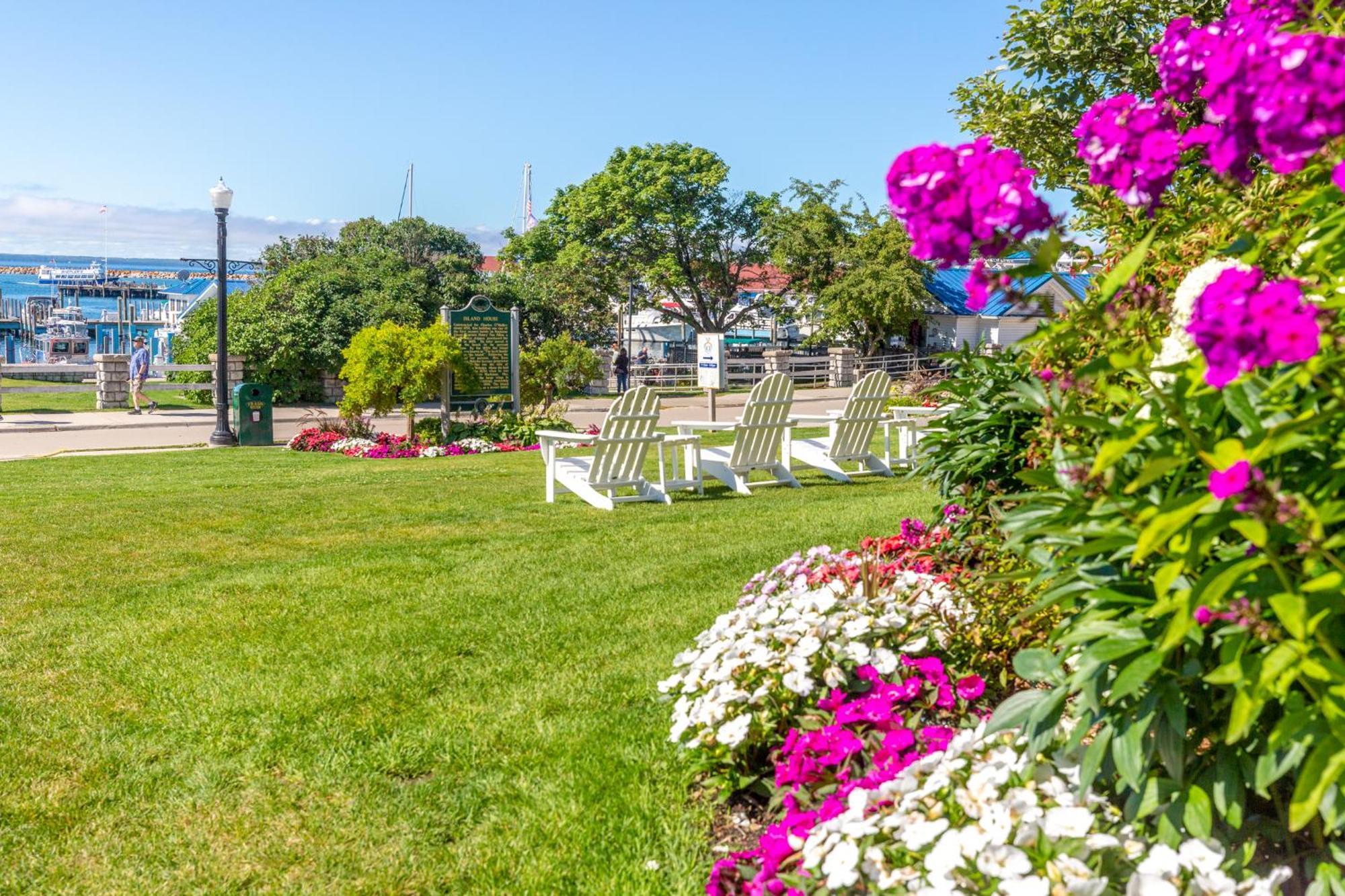 Island House Hotel Макинак Айлънд Екстериор снимка